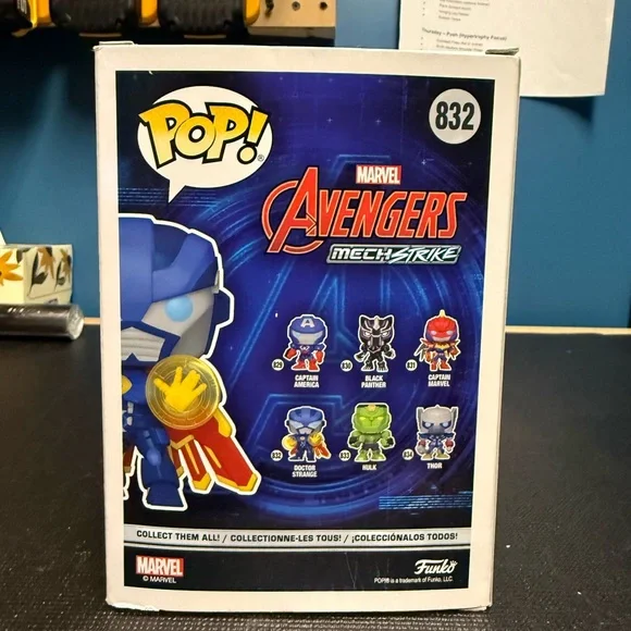 Funko Pop! Avengers Doctor Strange - Blue and Yellow - Picture 2 of 2